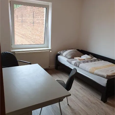 Monteurwohnung/ Ferienwohnung Weissenfels/ Sachsen - Anhalt Apartament *